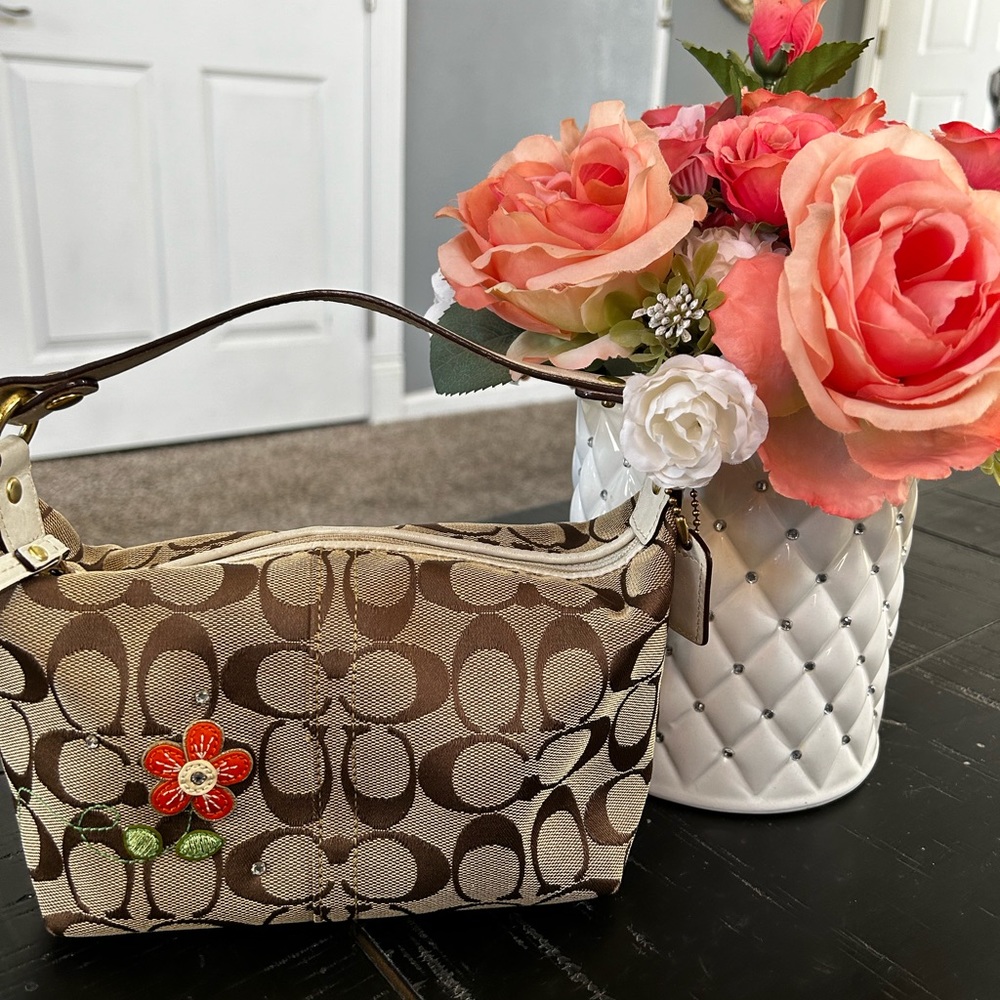 Coach Signature handbag GUC
